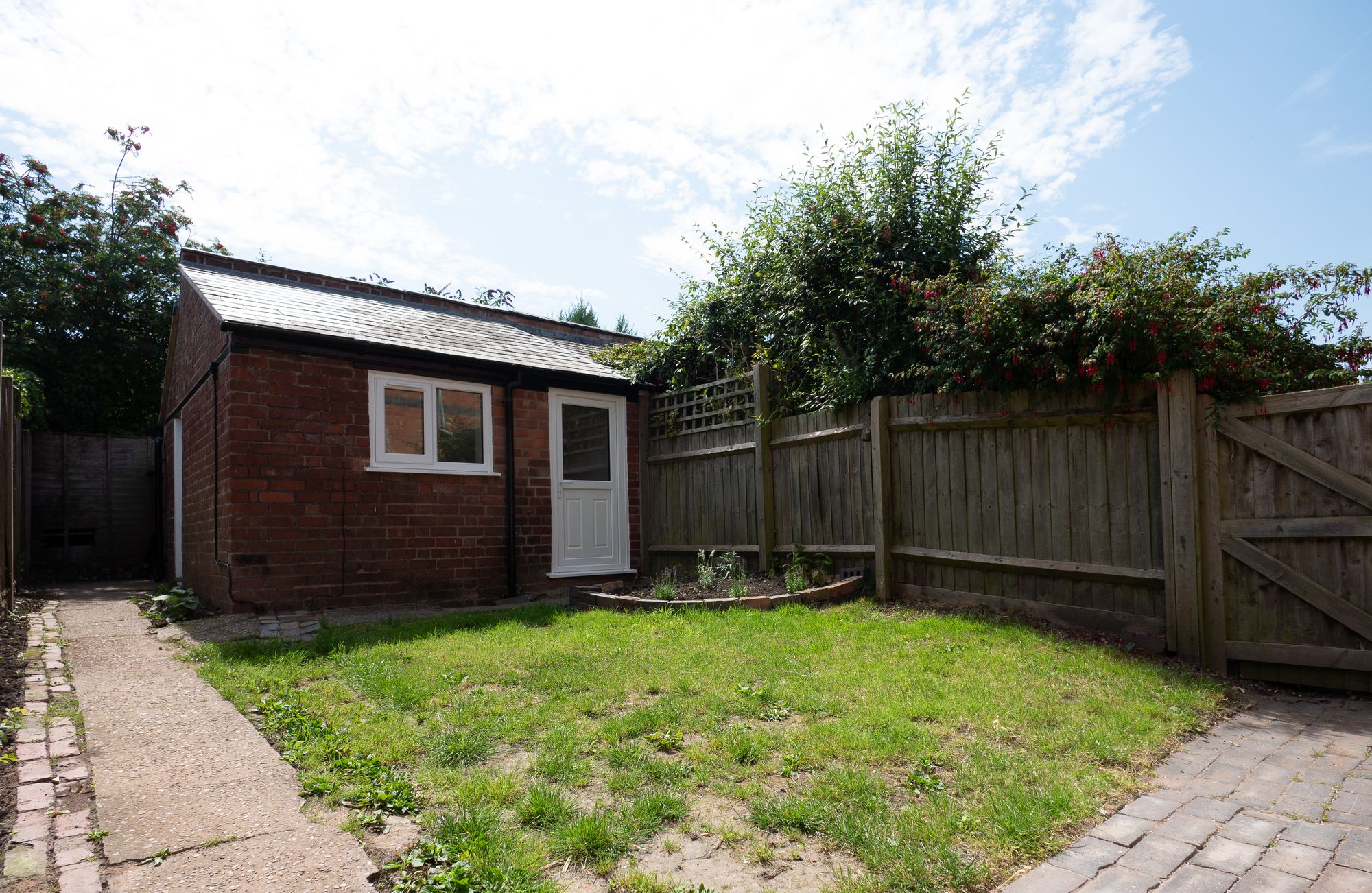 2 bed mid-terraced house to rent in St. Johns Street, Kenilworth  - Property Image 10