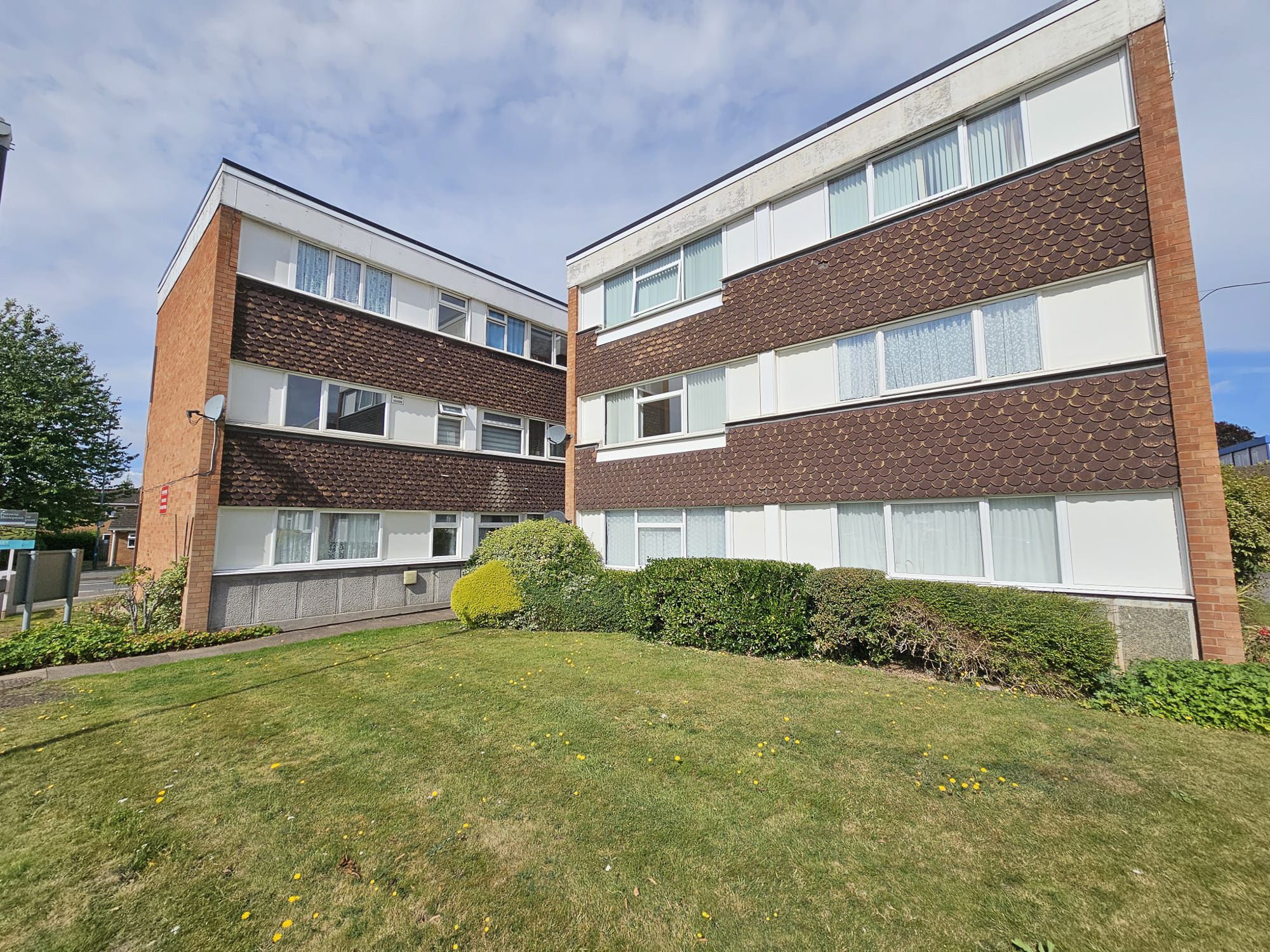 2 bed house to rent in Remburn Gardens, Warwick  - Property Image 1