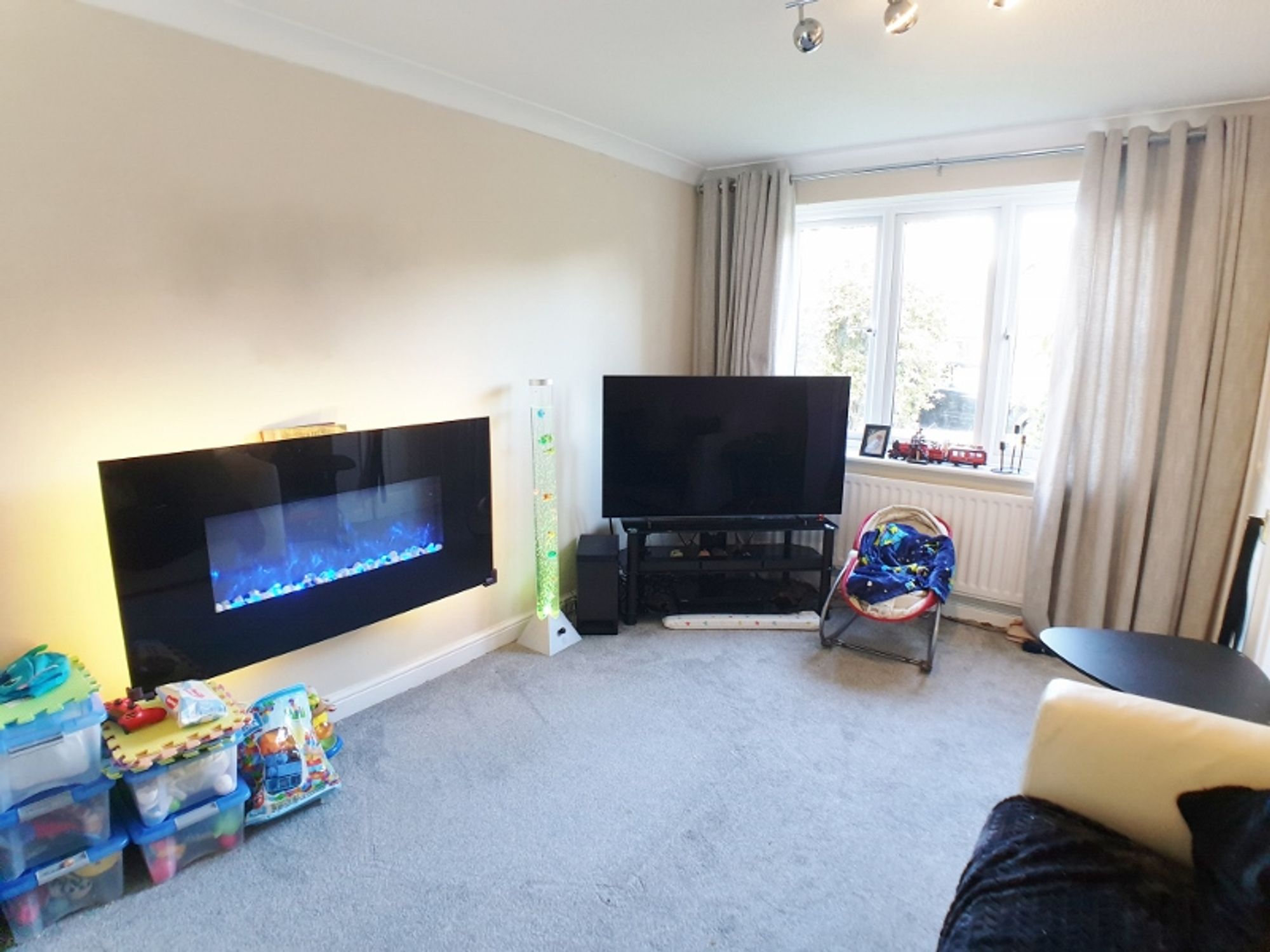 2 bed semi-detached house to rent in Millbank Mews, Kenilworth  - Property Image 3