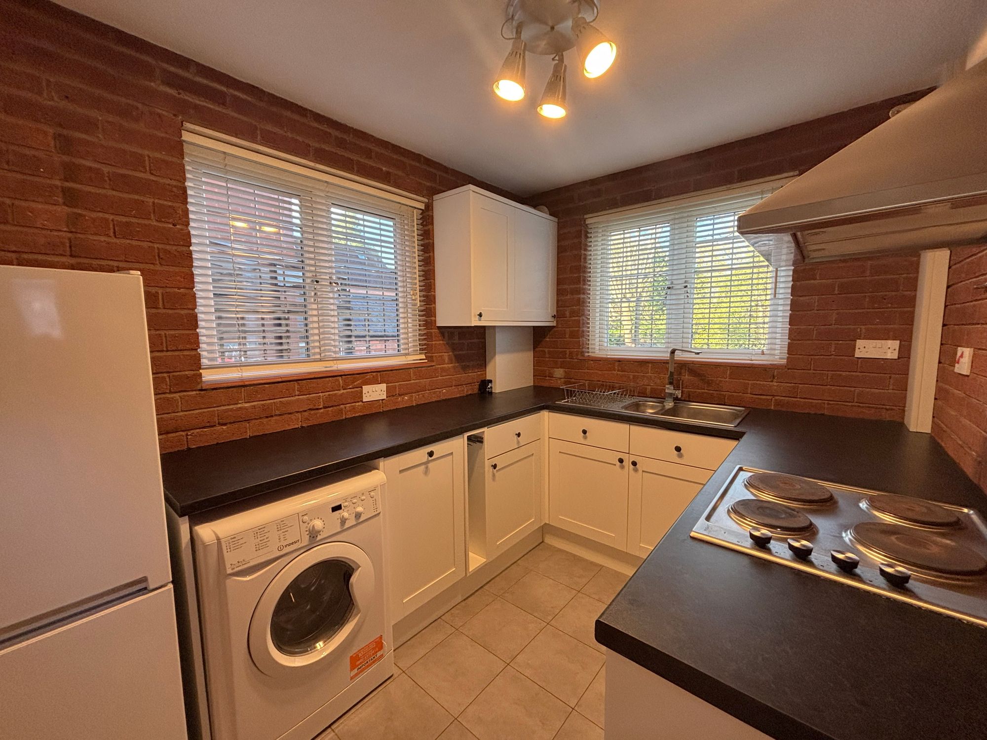 2 bed end of terrace house to rent in School Lane, Kenilworth  - Property Image 3