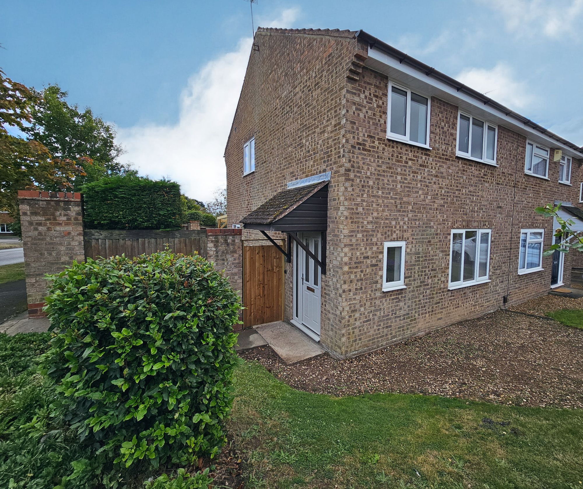 3 bed semi-detached house to rent in Jacox Crescent, Kenilworth  - Property Image 1