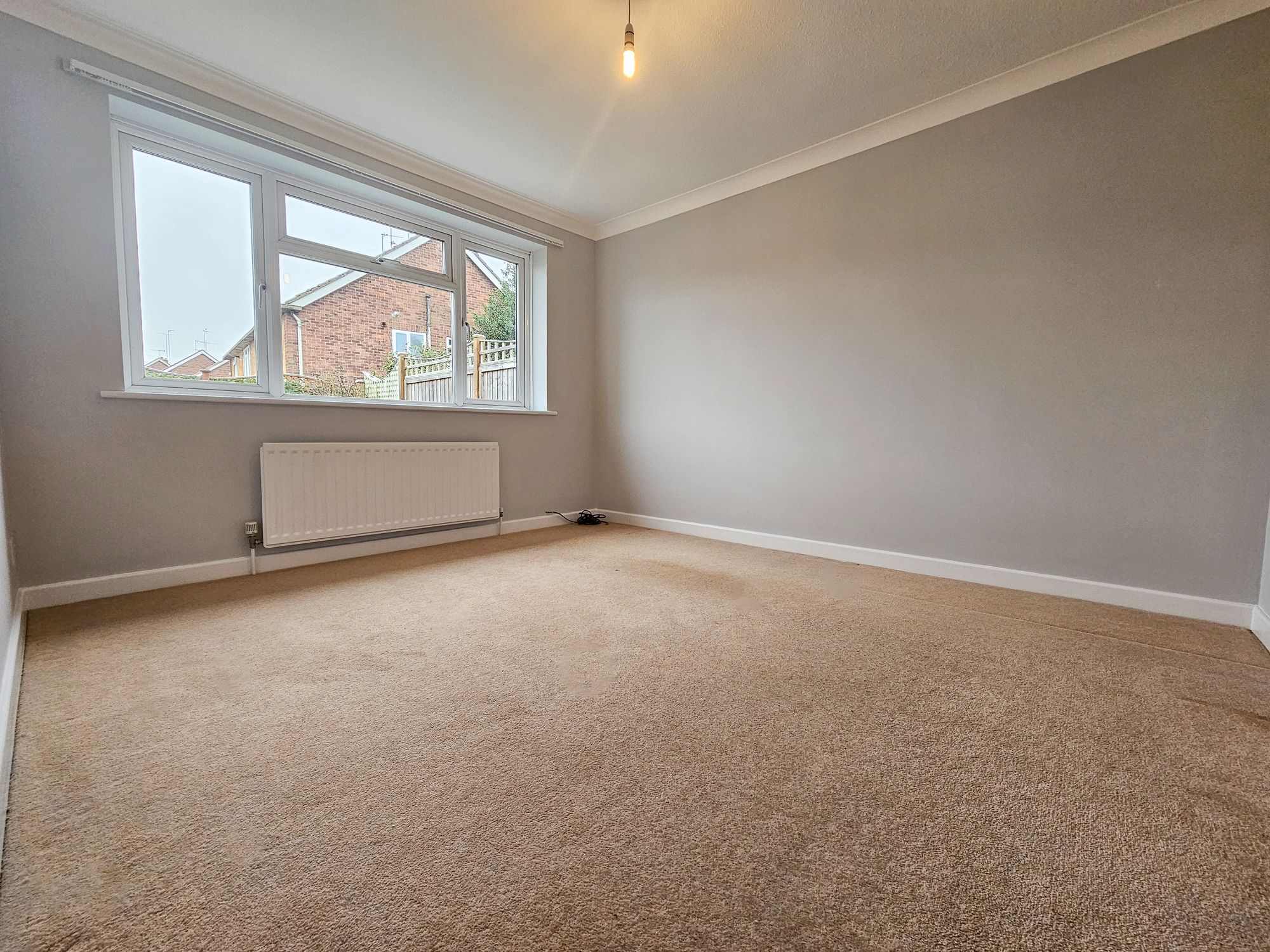 2 bed bungalow to rent in Cherry Way, Kenilworth  - Property Image 4