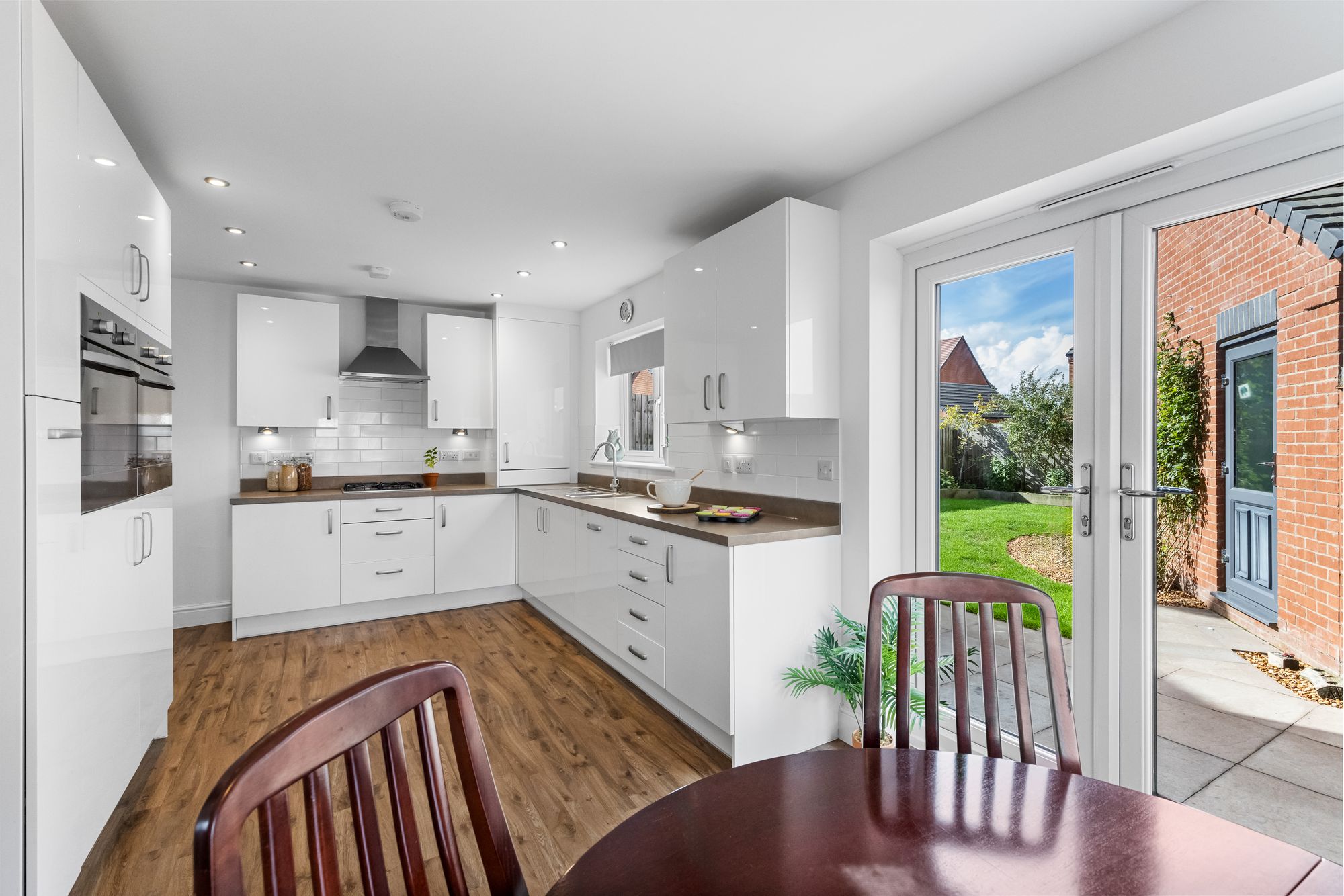 4 bed detached house for sale in Lionheart Avenue, Leamington Spa  - Property Image 3