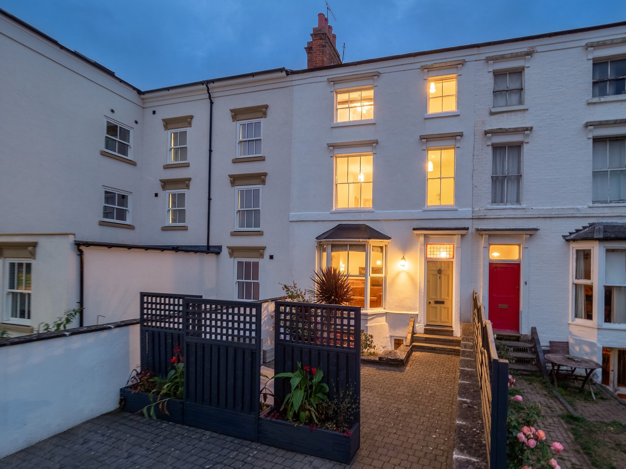 5 bed terraced town house for sale in Clarendon Road, Kenilworth  - Property Image 1