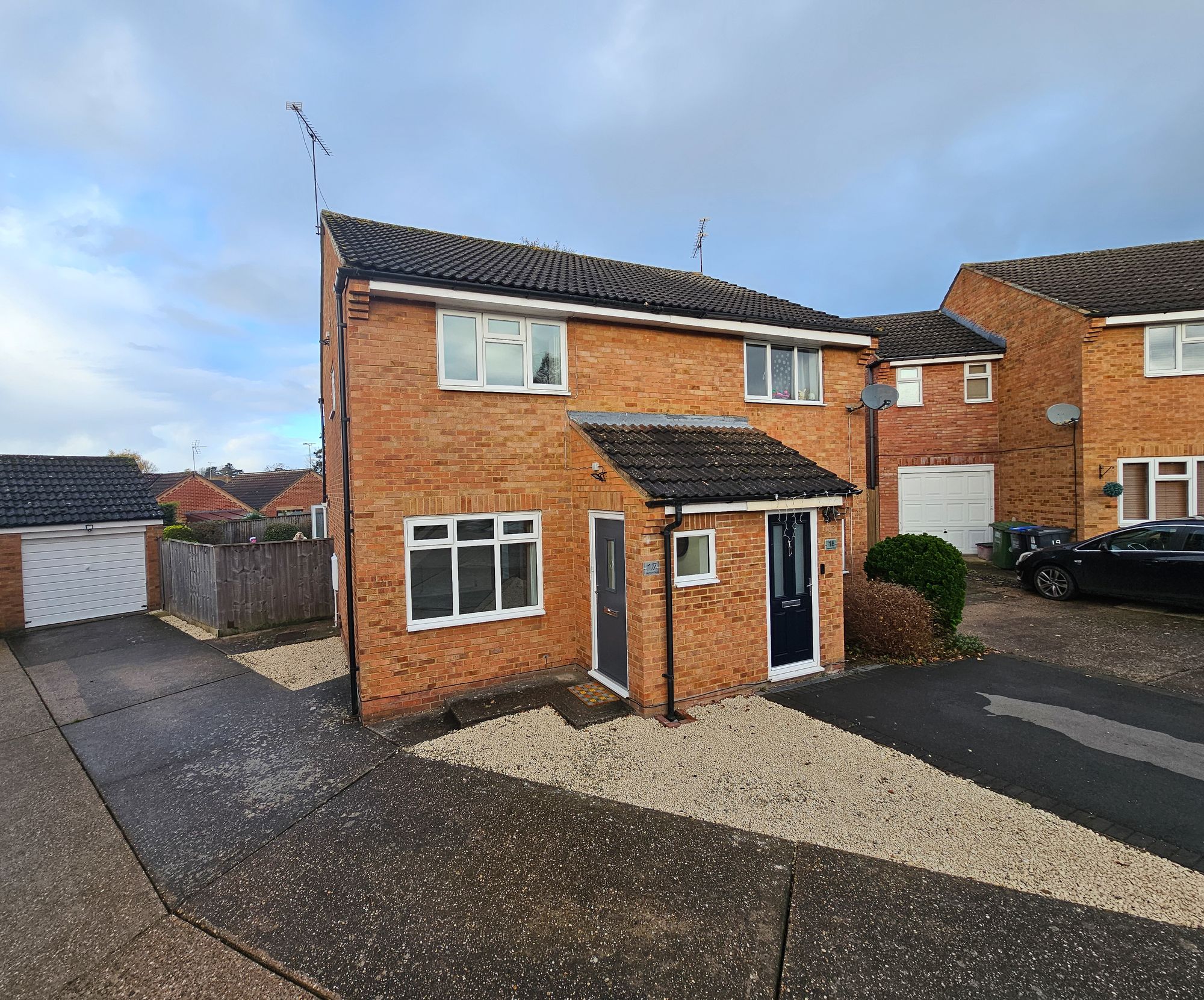 2 bed semi-detached house to rent in Harlech Close, Kenilworth - Property Image 1