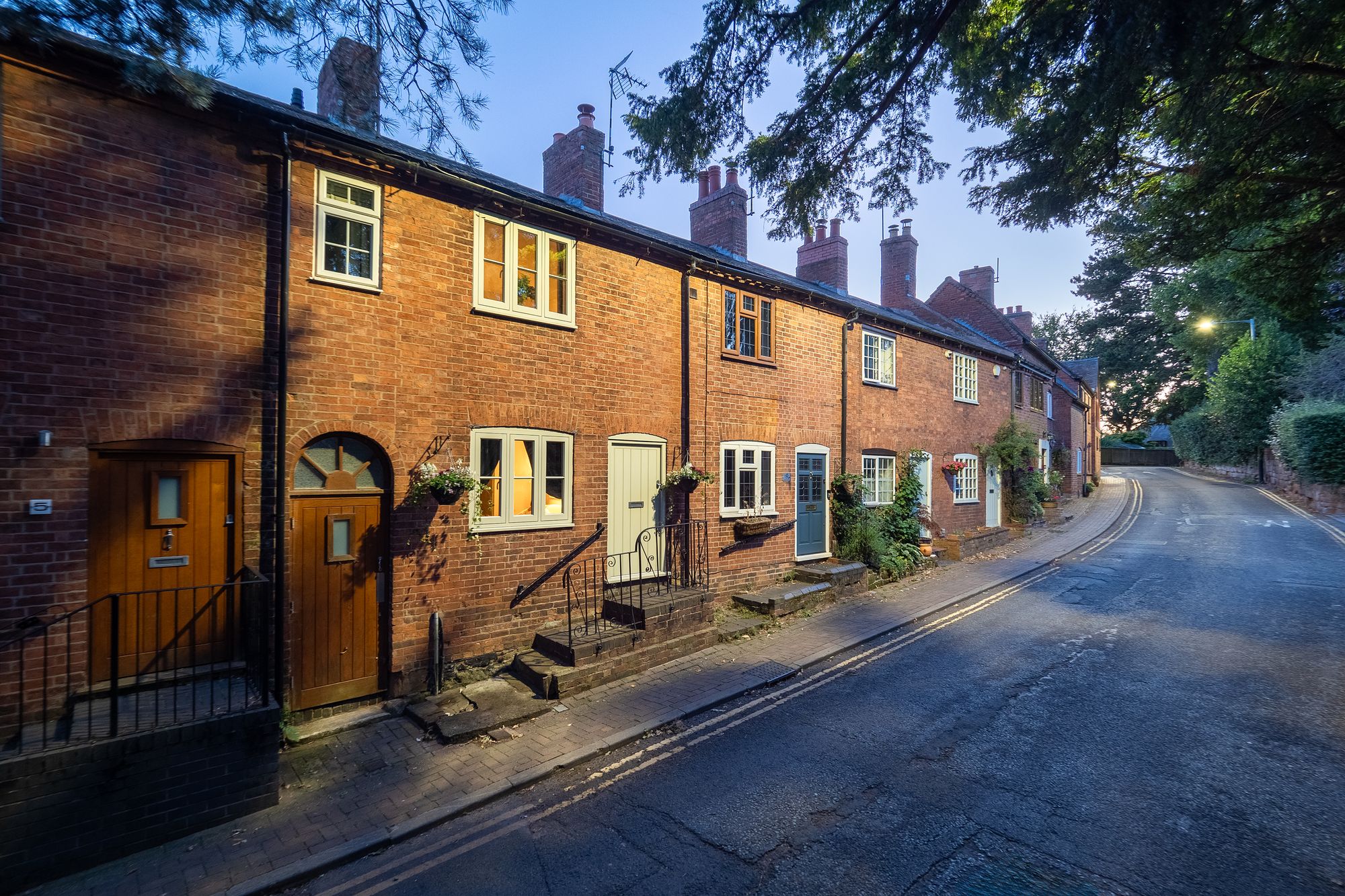 2 bed mid terraced cottage for sale in Fieldgate Lane, Kenilworth  - Property Image 1