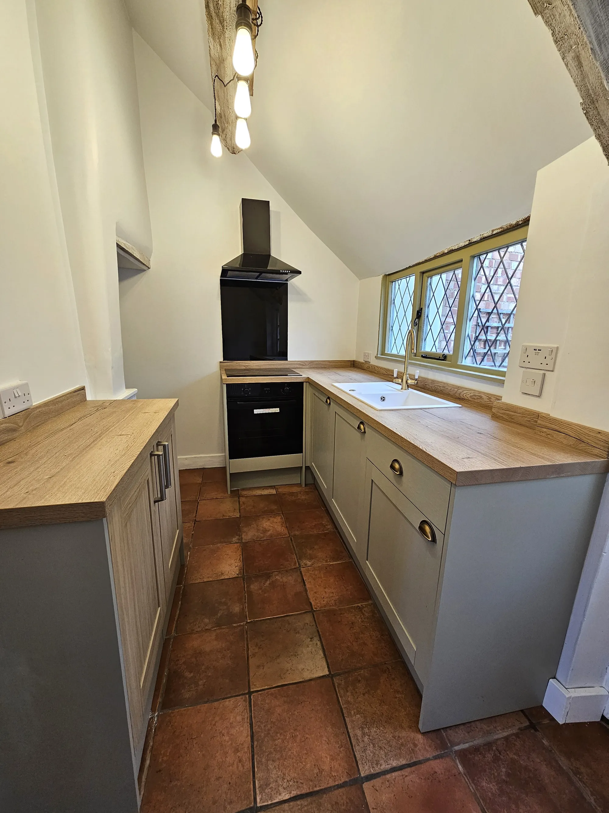 1 bed terraced house to rent in High Street, Kenilworth  - Property Image 3