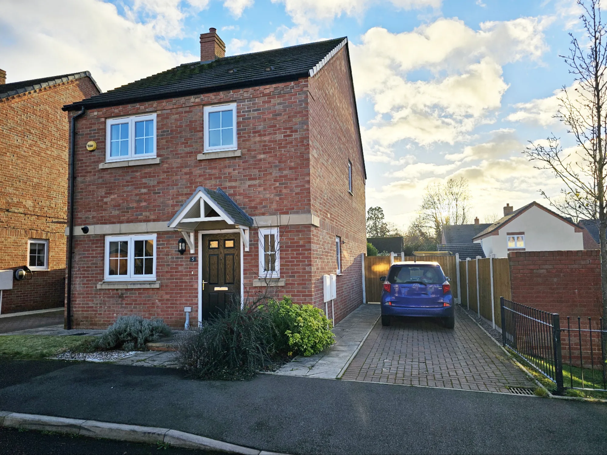3 bed detached house to rent in Blue Wood Avenue, Coventry  - Property Image 1