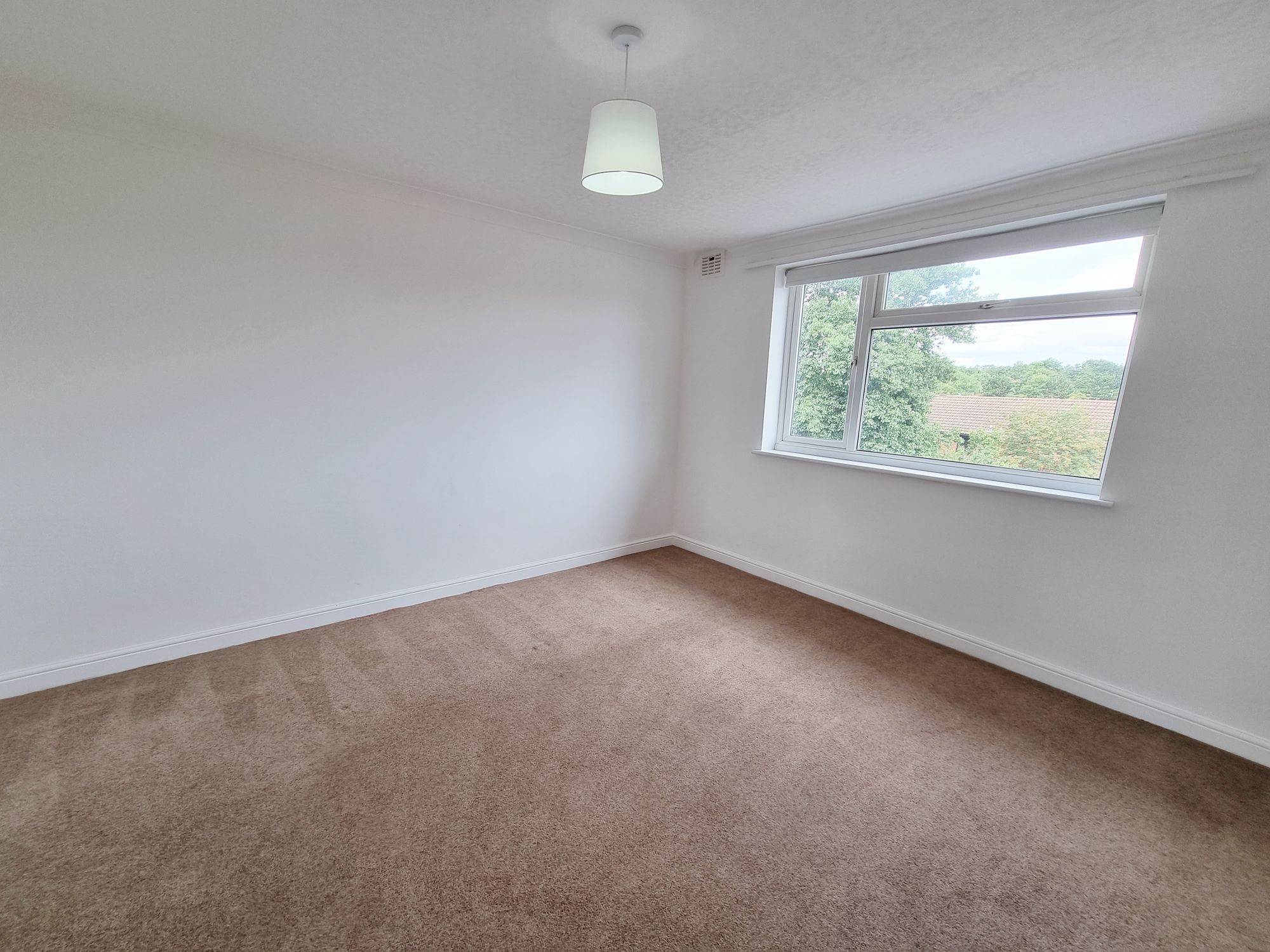 2 bed flat to rent in Whitemoor Road, Kenilworth  - Property Image 4