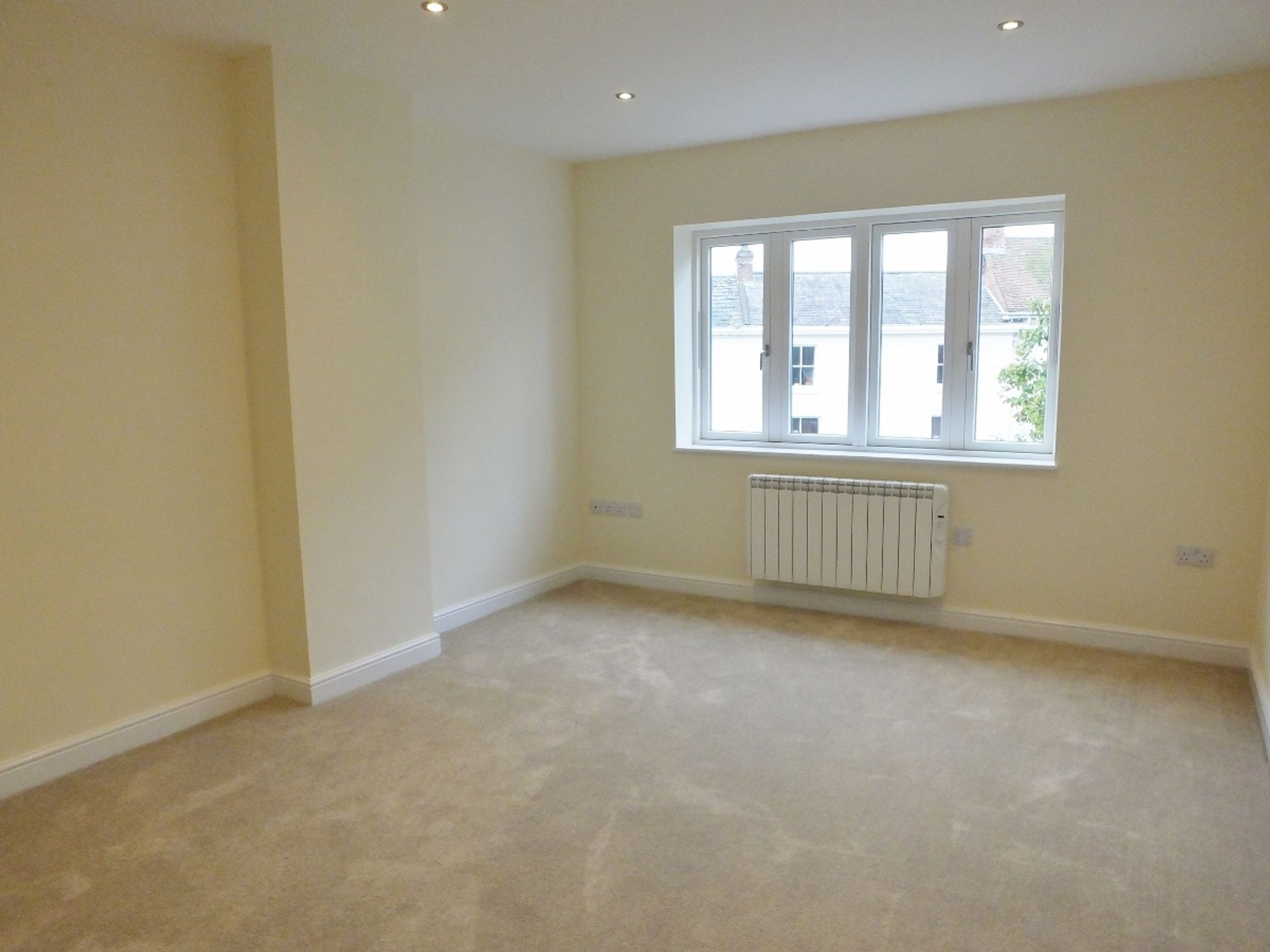 2 bed apartment to rent in Market Place, Warwick  - Property Image 3