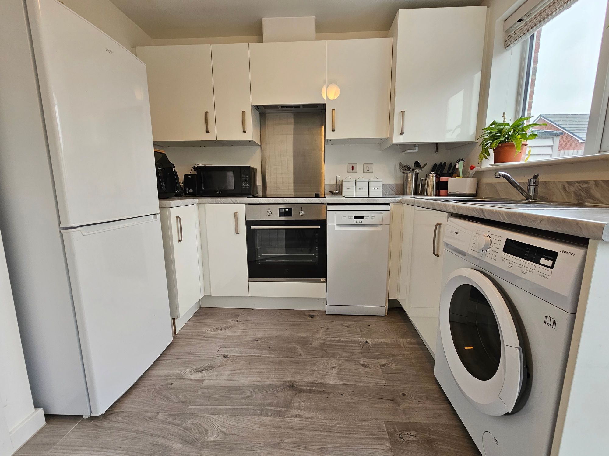 3 bed semi-detached house to rent in Monticello Way, Coventry  - Property Image 3