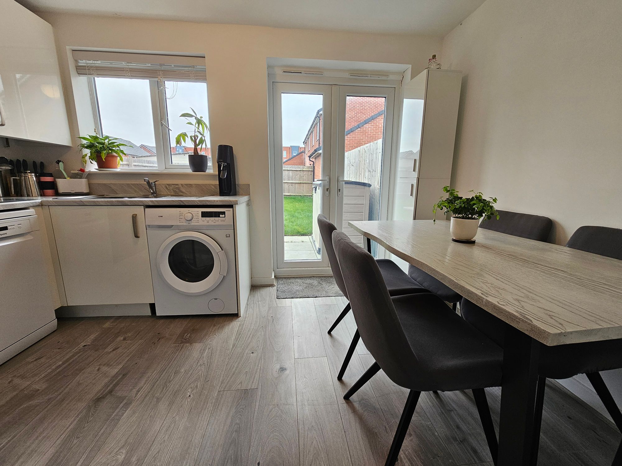 3 bed semi-detached house to rent in Monticello Way, Coventry  - Property Image 4