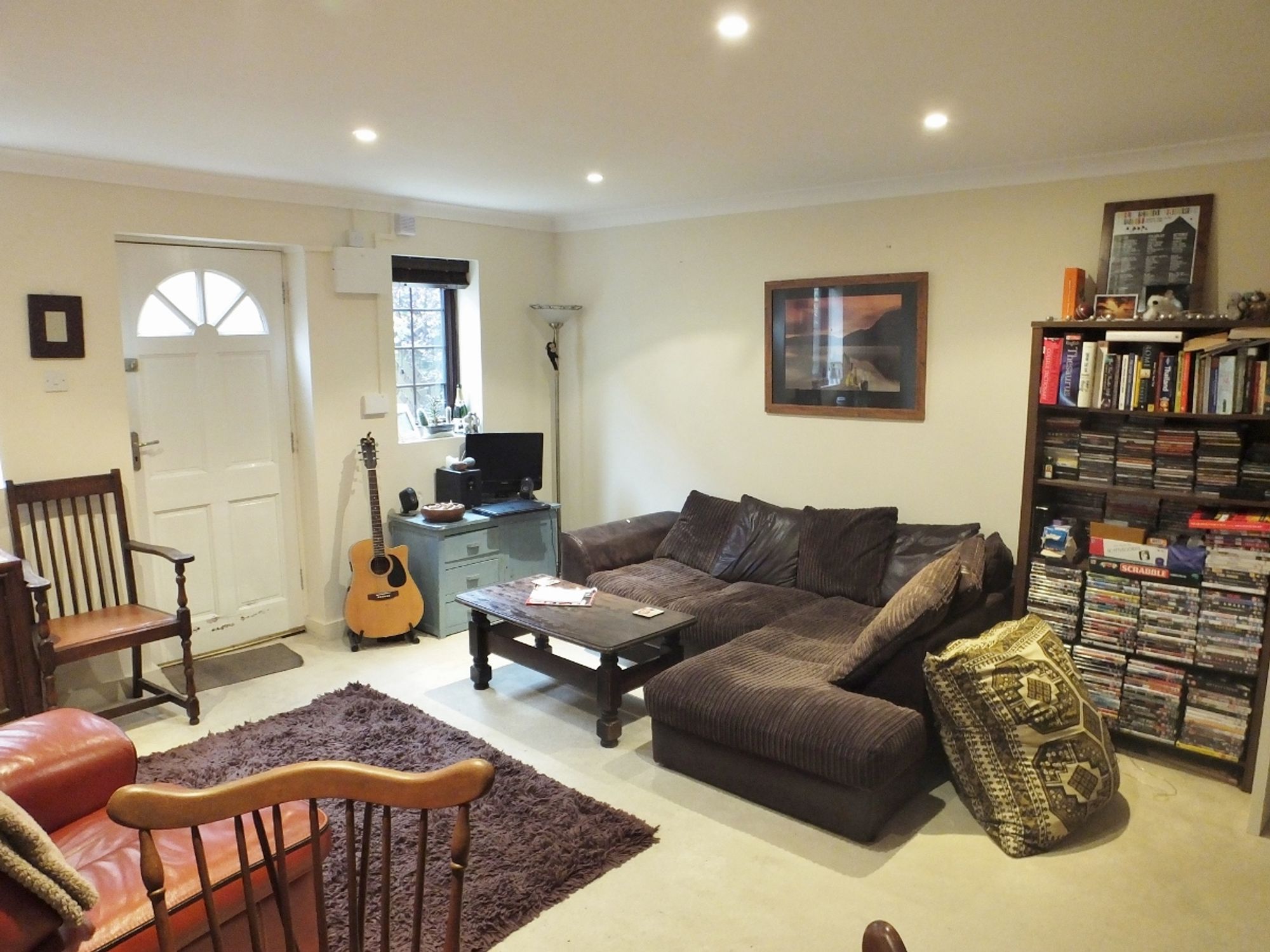 1 bed to rent in The Square, Kenilworth  - Property Image 2