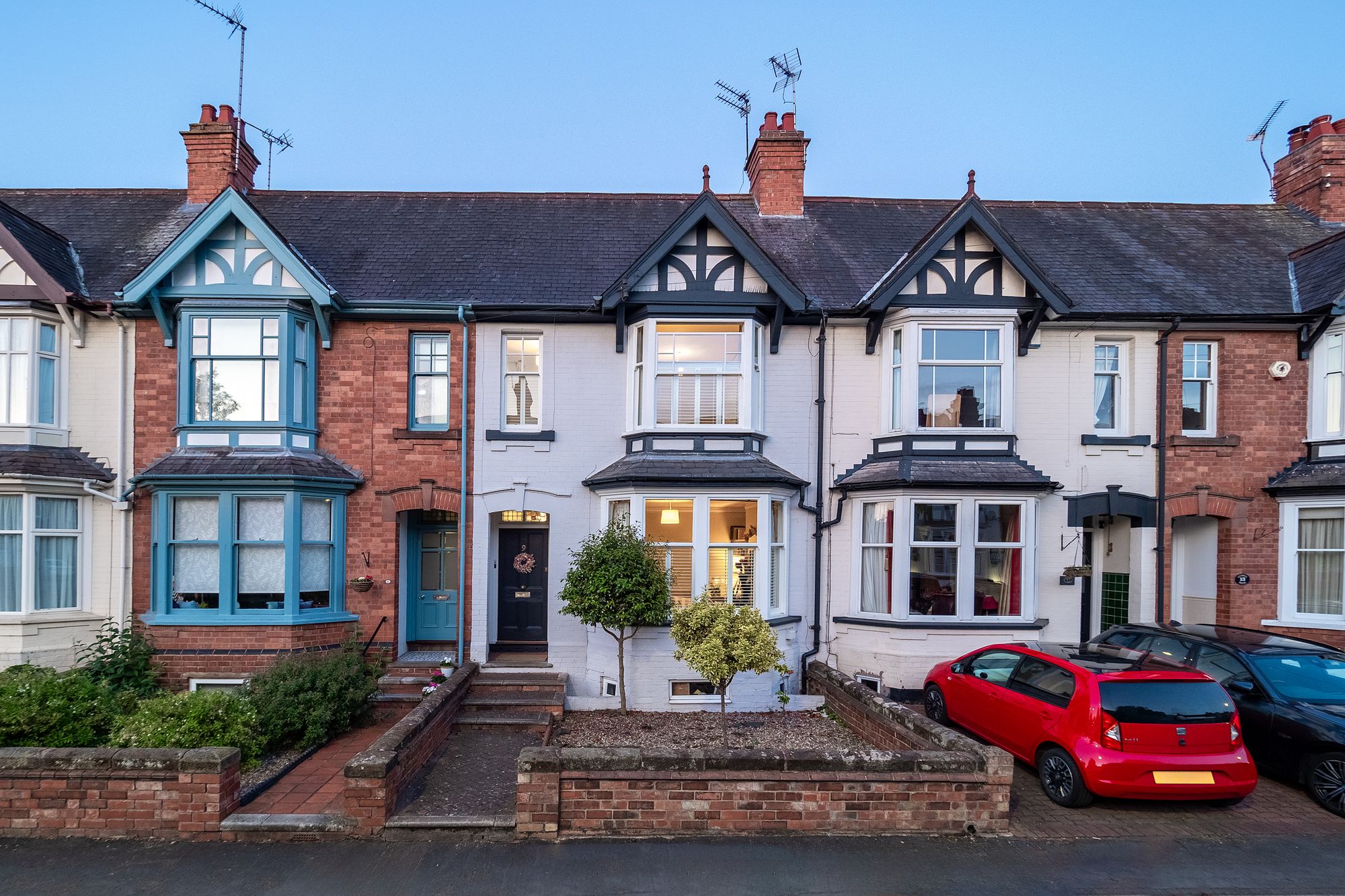 4 bed mid-terraced house for sale in Waverley Road, Kenilworth  - Property Image 1