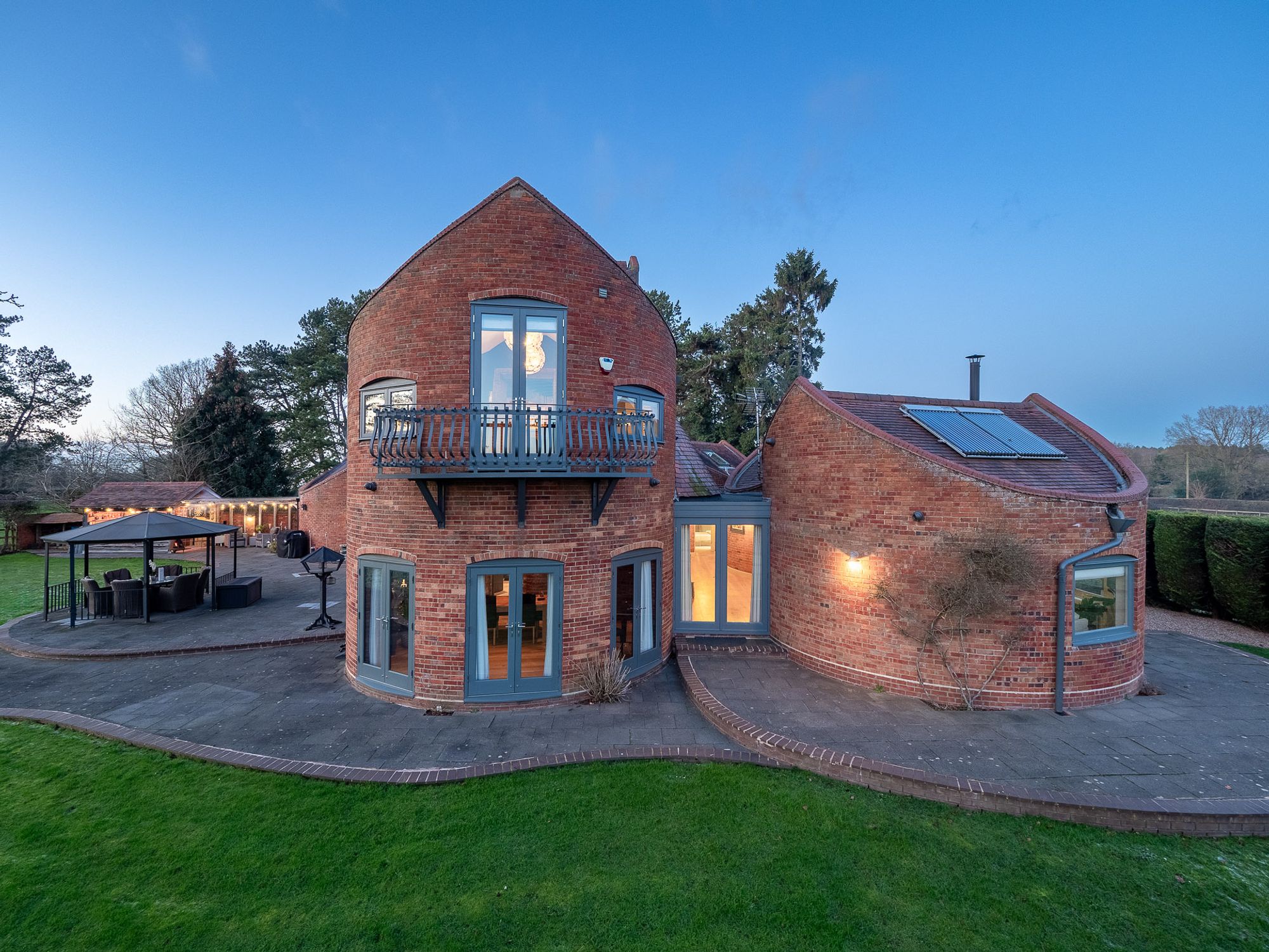 4 bed character property for sale in Rowington, Warwick  - Property Image 32