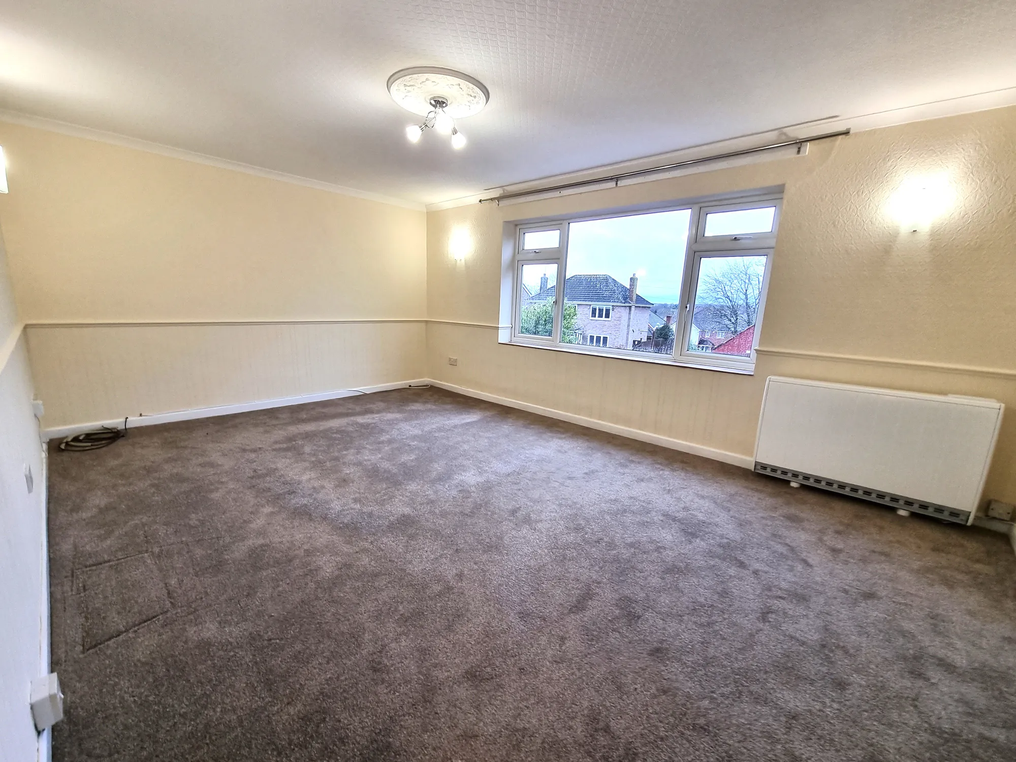 3 bed apartment to rent in Holmewood Close, Kenilworth  - Property Image 2