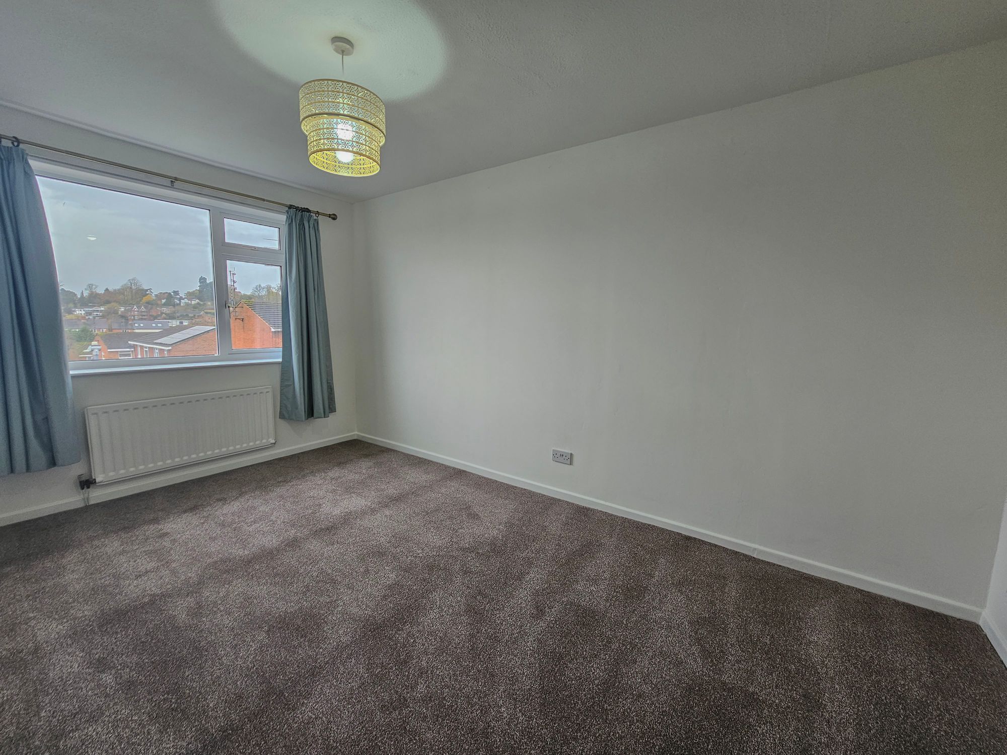 3 bed mid-terraced house to rent in Redfern Avenue, Kenilworth  - Property Image 4