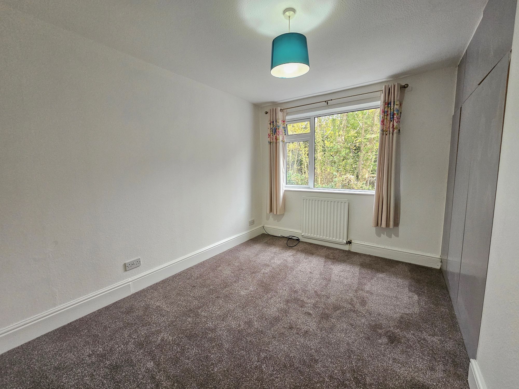 3 bed mid-terraced house to rent in Redfern Avenue, Kenilworth  - Property Image 5