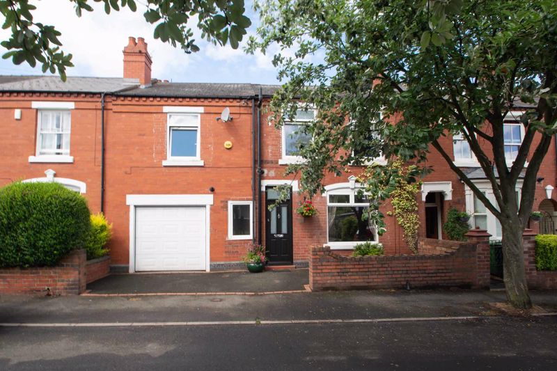 4 bed house for sale in South Avenue, Stourbridge - Property Image 1