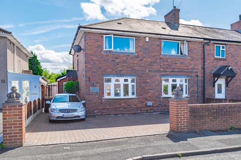 4 bed house for sale in Newark Road, Dudley - Property Image 1