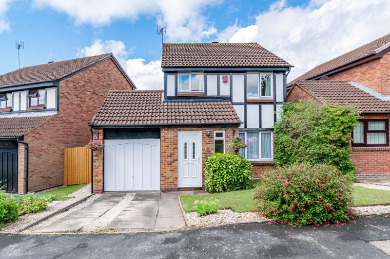 3 bed house for sale in High Meadows, Bromsgrove 0
