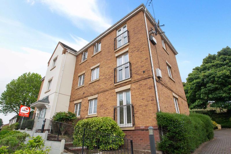 2 bed flat for sale in Hereford Road, Oldbury  - Property Image 1