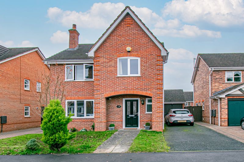 4 bed house for sale in Appletrees Crescent, Bromsgrove  - Property Image 1