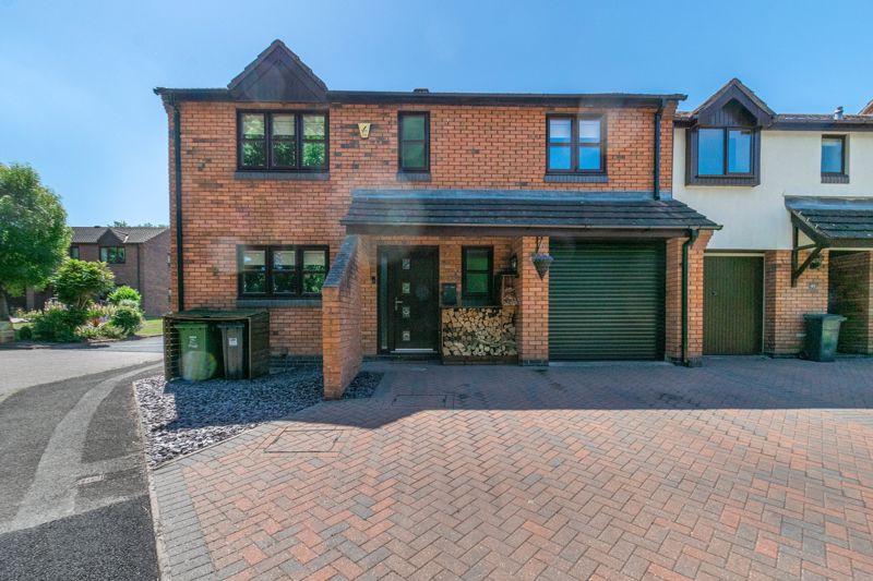 <br/><br/><p>An immaculate, three-bedroom home, offering ideal open plan living, and situated in the sought-after residential area of Callow Hill, Redditch, offered with no onward chain.</p><p>The ground floor accommodation comprises: Entrance Hall, guest WC/cloakroom, conservatory with French Doors leading to the rear patio and access to the integral garage, fitted kitchen providing an integrated fridge, dishwasher and washing machine, along with space for a freestanding cooker, and an impressive lounge/diner with the lounge area benefiting from a feature log burner and stairs up to the first-floor gallery landing,</p><p>The first-floor landing establishes: Master bedroom benefitting from dual aspect windows, fitted wardrobes and a handy en-suite shower room, double bedroom two with fitted wardrobes, good-sized bedroom three (currently used as a study) with a view to the rear garden, and the family bathroom providing a bath with overhead shower, sink and WC.</p><p>Outside, to the rear is a beautifully landscaped garden with an initial patio, perfect for garden furniture and entertaining, up to a well-maintained lawn with mature planted borders. To the front of the property is a block-paved driveway providing off-road parking, along with access to the integral garage benefitting from an electric garage door.</p><p ><span >Well placed in a quiet, sought after location in Callow Hill, the property is ideally situated for local schools (The Vaynor First School and Walkwood C of E Middle School), countryside walks to Morton Stanley Park and the local golf course, as well as being just a short ride away from Redditch Town Centre providing an assortment of amenities, bus station and train station.</span></p>