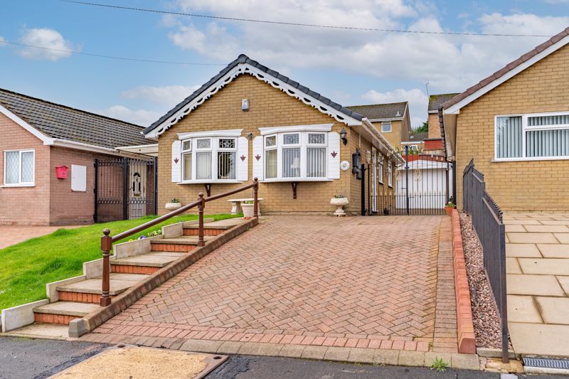 2 bed bungalow for sale in Buckingham Road, Rowley Regis  - Property Image 1