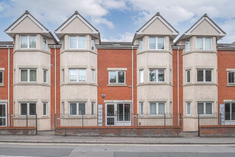 <br/><br/><p>A well-presented, one-bedroom, top floor apartment, conveniently situated in the popular residential area of Enfield, ideal for Town Centre facilities</p><p>The accommodation briefly comprises: Entrance hall, open plan living room/kitchen with an electric hob, oven, sink and washing machine, along with space for freestanding appliances, and the living space benefitting from a feature bay window, a generously sized double bedroom with fitted wardrobe space, and the bathroom providing a bath with overhead shower, sink and WC. <br/><br/>Outside, the property benefits from having a secure allocated parking space, visitor parking facilities and well-maintained grounds.</p><p ><span >Well placed in Enfield, the apartment has easy access into Redditch Town Centre, offering an assortment of amenities including shops, restaurants, bars, and a cinema, along with the local bus and train stations making it popular for Birmingham commuters. National motorway networks (M5 and M42) are easily accessible.</span></p>