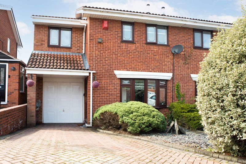 3 bed house for sale in Cookes Croft, Birmingham, B31 