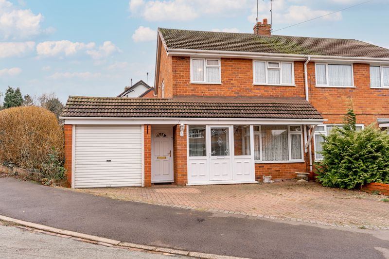 3 bed house for sale in Meddins Close, Stourbridge, DY7 