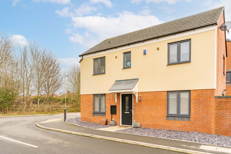 3 bed  for sale in Daphne Pool Close, Dudley, DY2 