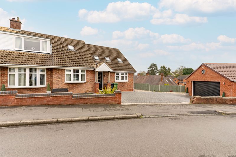 4 bed bungalow for sale in Clent View Road, Stourbridge, DY8 