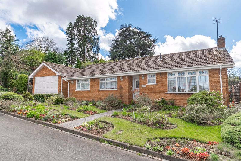 3 bed bungalow for sale in Vicarage Road, Stourbridge, DY8 