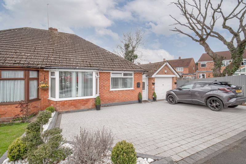 2 bed bungalow for sale in Malvern Road, Redditch, B97 