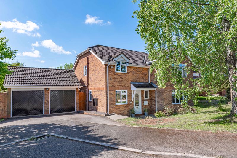 5 bed house for sale in Coleford Close, Redditch, B97 