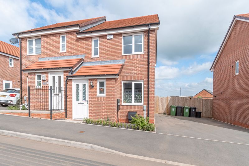 2 bed house for sale in Midhope Street, Redditch, B97 