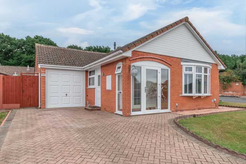 2 bed bungalow for sale in Mercot Close, Redditch, B98 