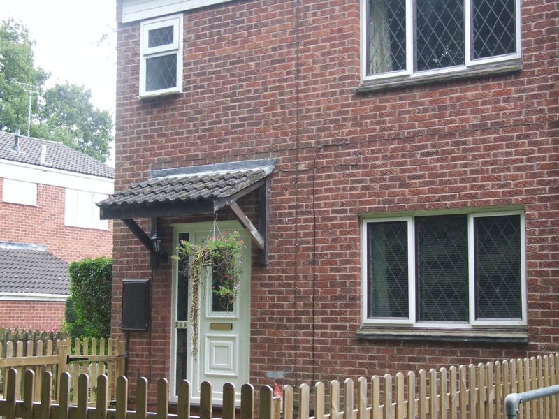 2 bed house to rent in Ibstock Close, Redditch 0