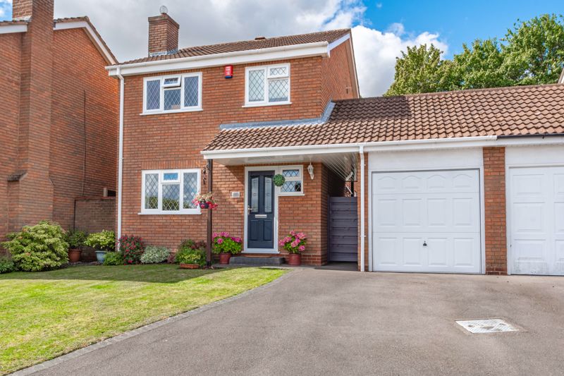 4 bed house for sale in Kempsford Close, Redditch, B98 