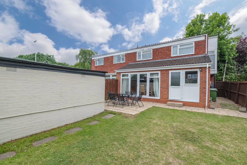3 bed house for sale in Sutton Close, Redditch 0