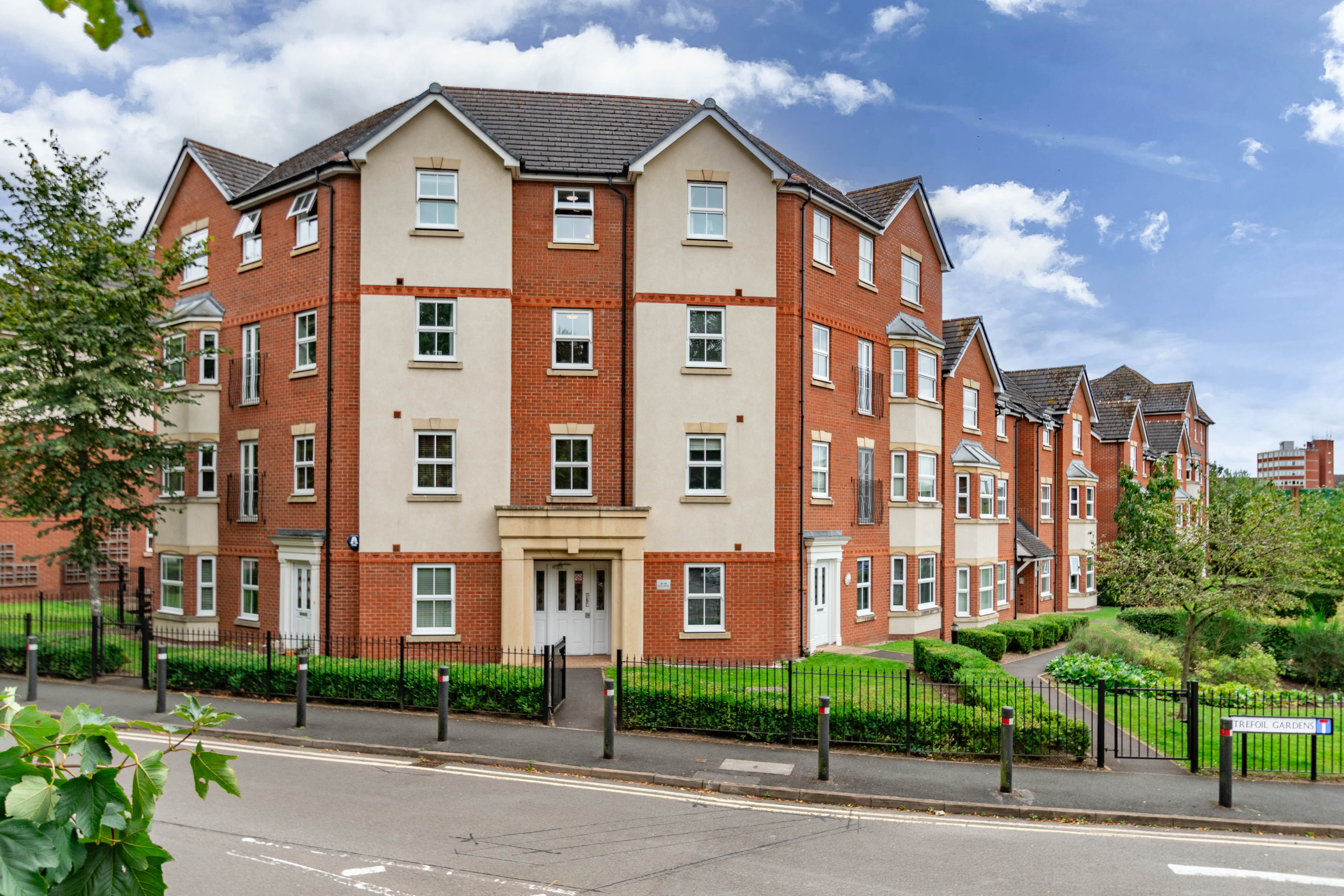 2 bed apartment to rent in Trefoil Gardens, Amblecote - Property Image 1
