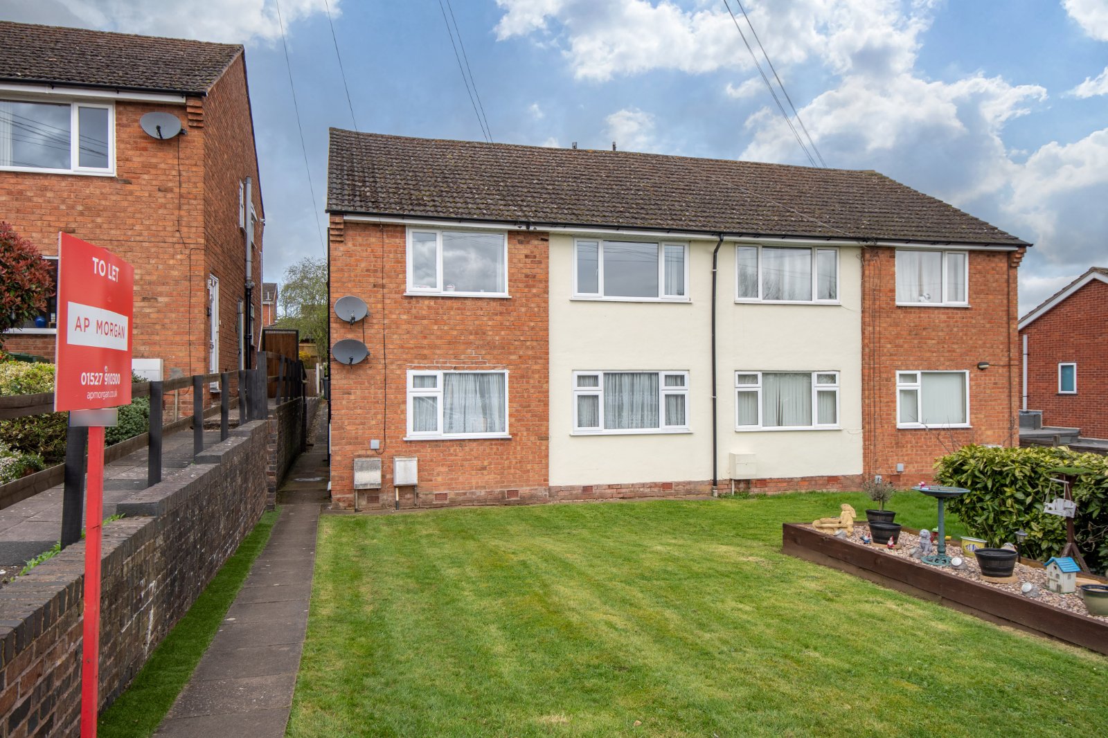 2 bed apartment to rent in Millfield Road, Bromsgrove  - Property Image 1
