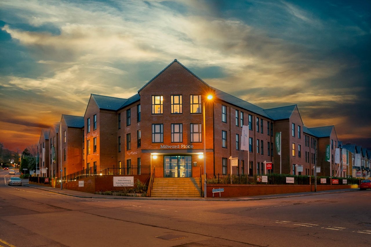 2 bed apartment to rent in Clive Road, Redditch - Property Image 1