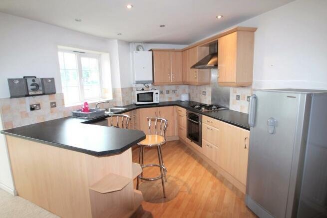 2 bed apartment to rent in Madison Avenue, Brierley Hill 1