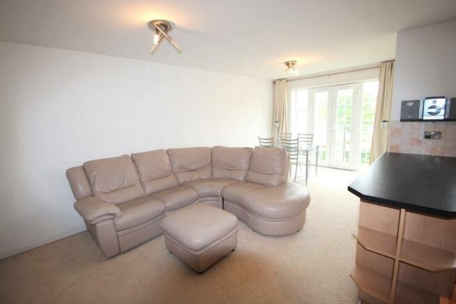 2 bed apartment to rent in Madison Avenue, Brierley Hill 3