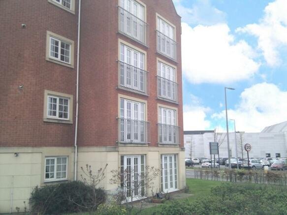 2 bed apartment to rent in Madison Avenue, Brierley Hill 7