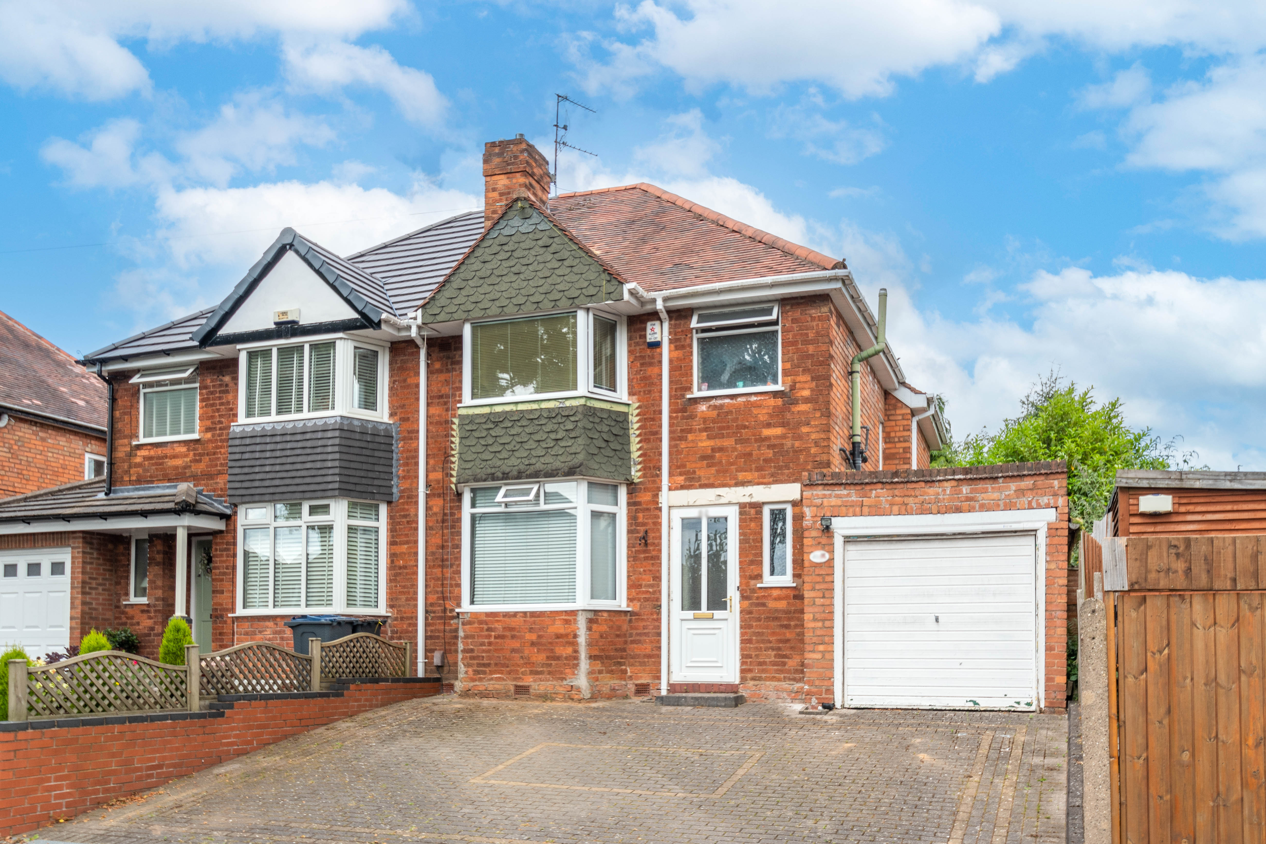 3 bed house for sale in Wilmington Road, Quinton  - Property Image 2