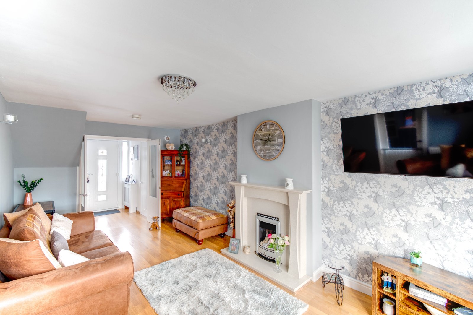 3 bed house for sale in The Dell, Northfield 2